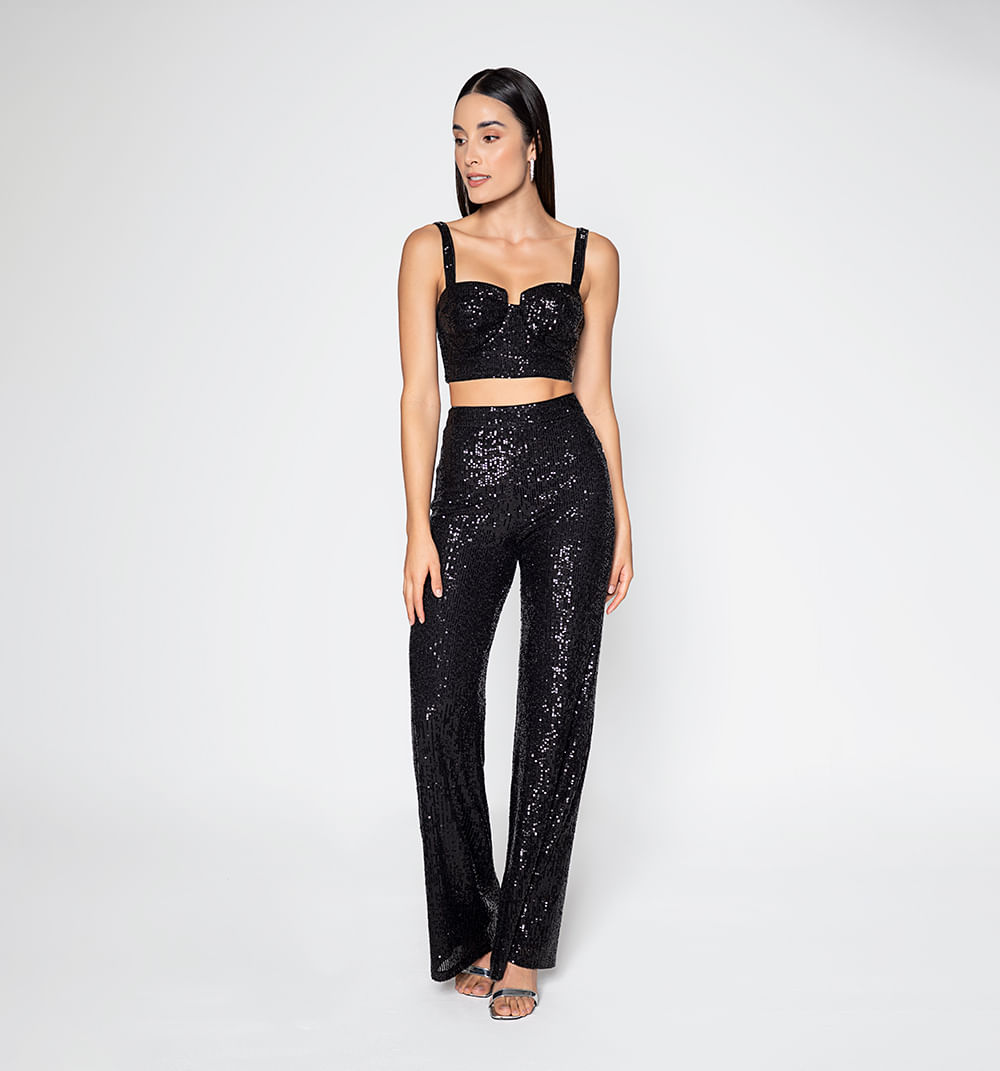 Conjunto con crop top y pantalon laro bo