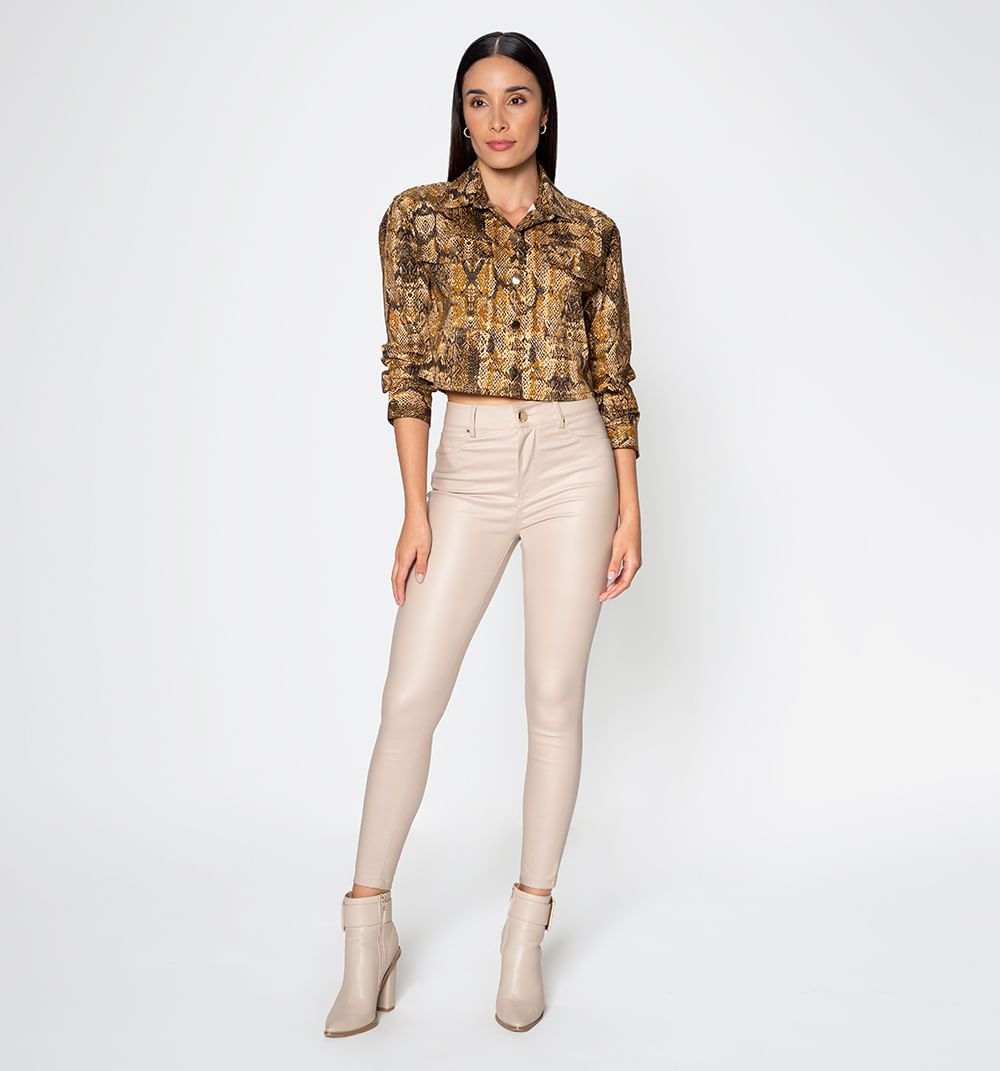 Chaqueta con bolsillos delanteros