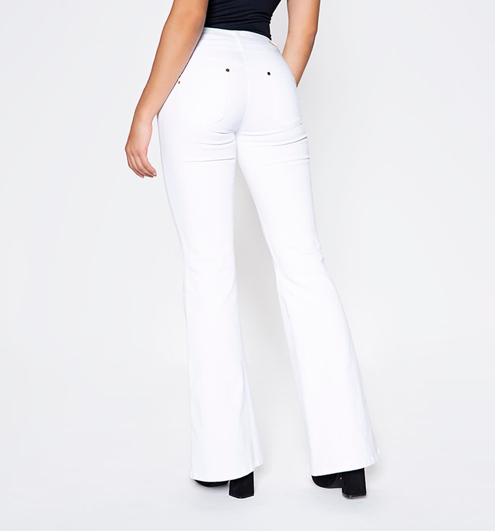 Jeans campana cinco bolsillos cortes en