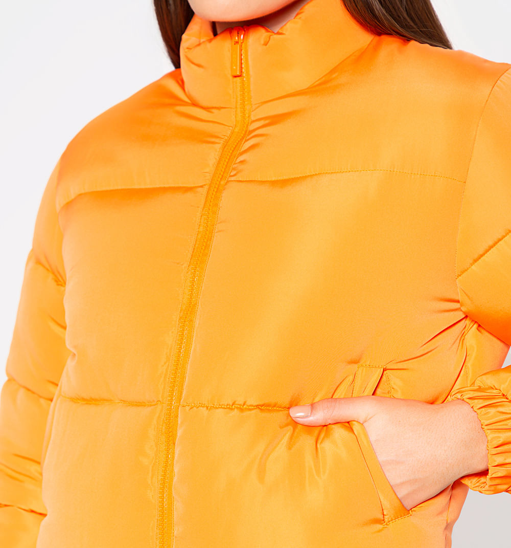 Chaqueta acolchada ajustable en cintura
