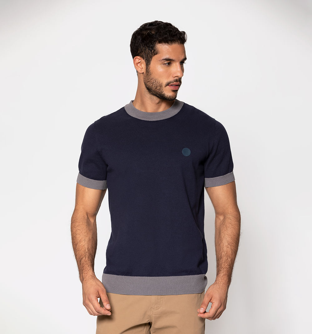 Camiseta tejida cuello redondo con insumo