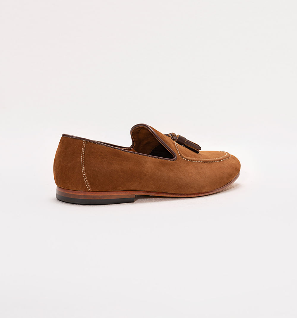 Calzado mocasín con borla frontal