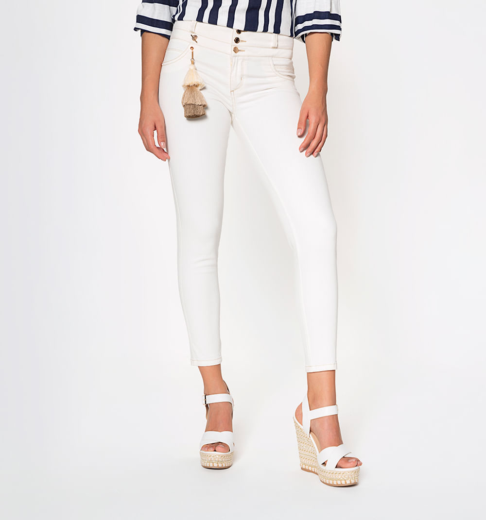 Jean ultraslim tiro medio, levanta cola,