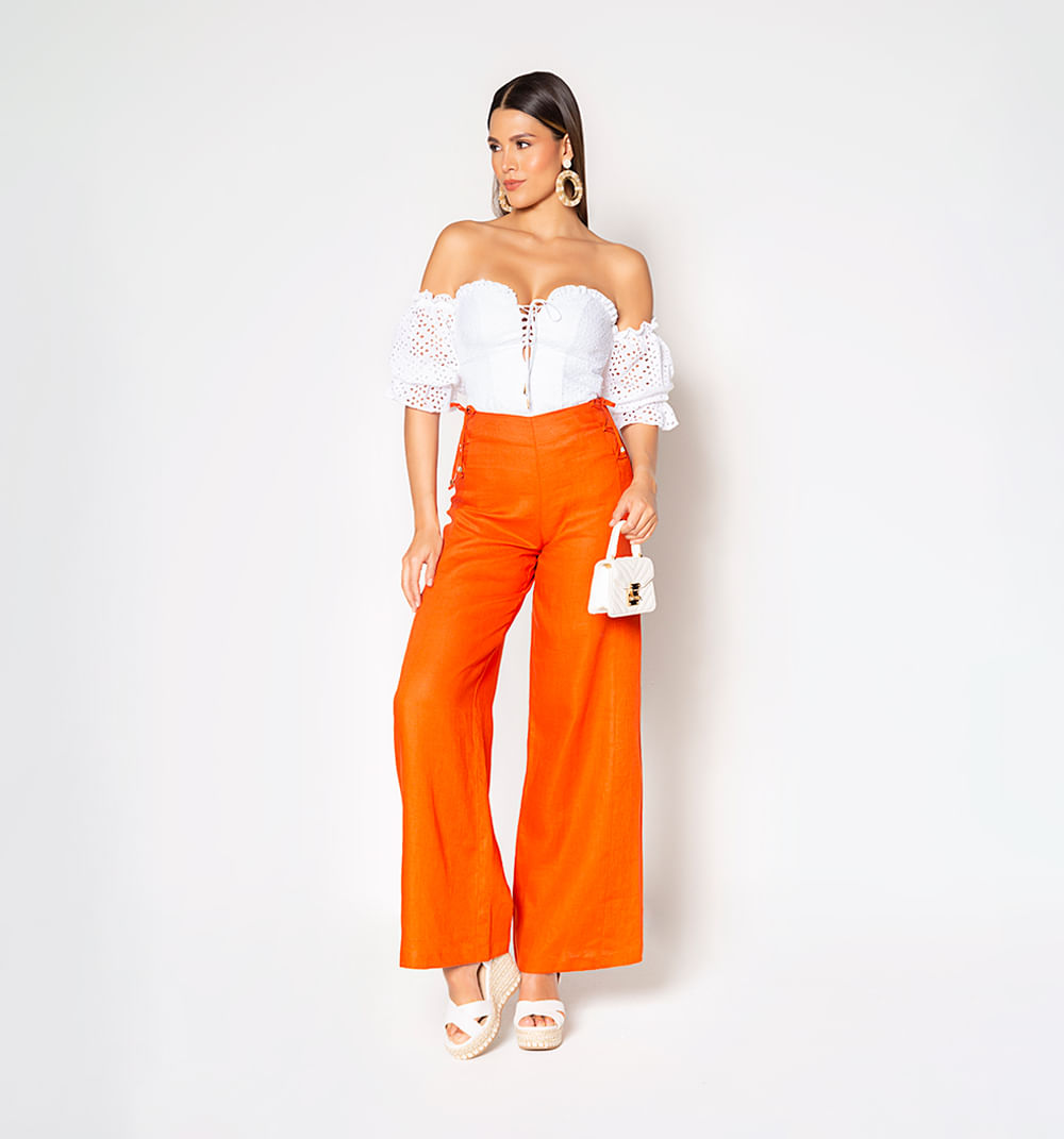 Blusa con detalles fruncidos