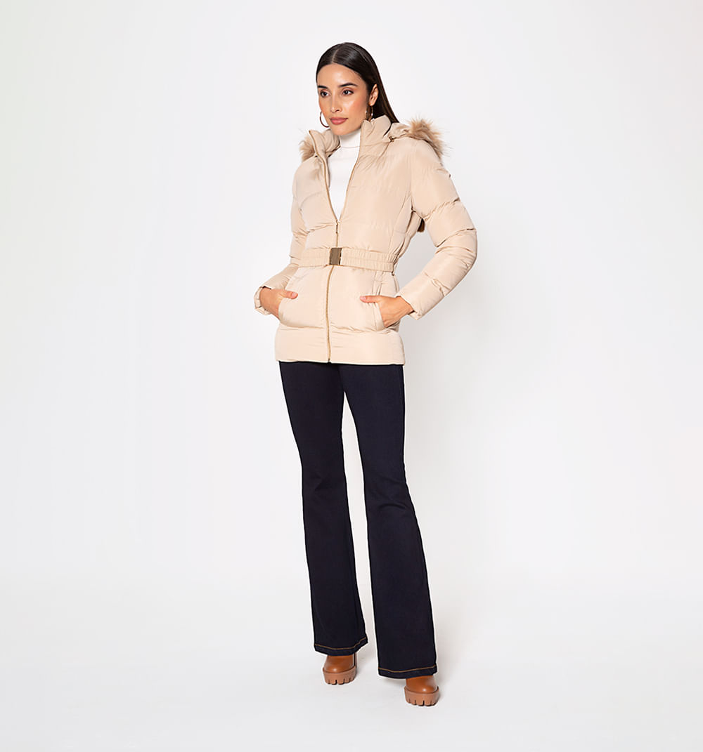 Chaqueta acolchada con cinturon y capuch