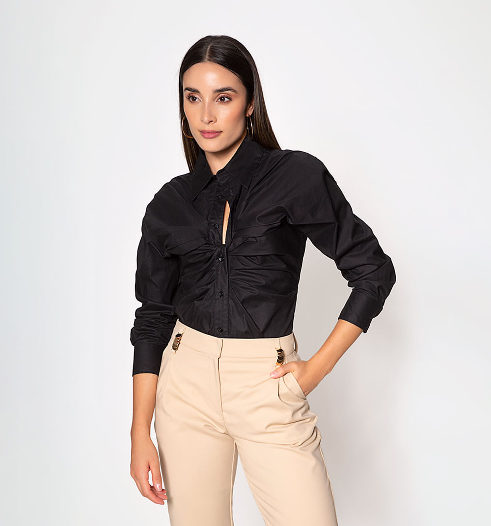 Blusa camisera manga larga frente  entre