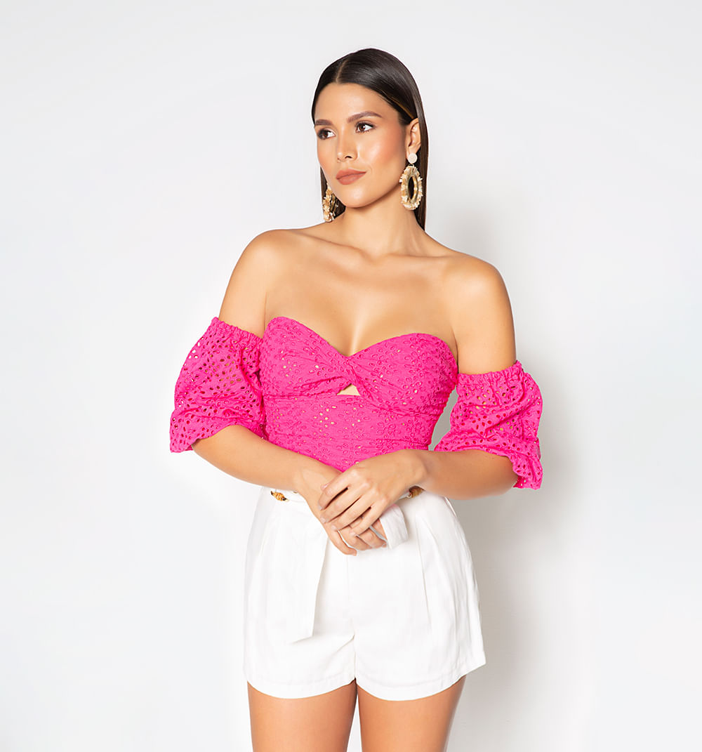 Blusa manga corta con entorche en copa