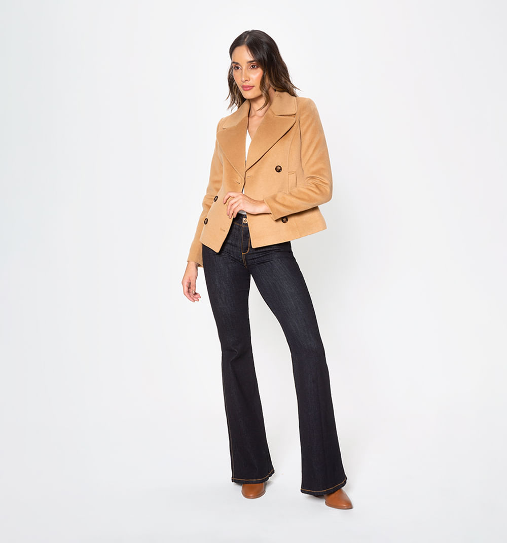 Chaqueta en paño con botones y bolsillos