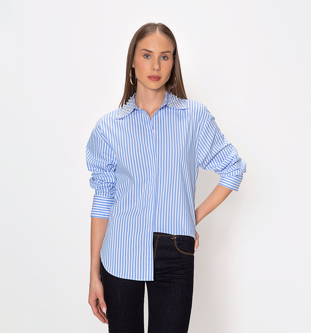 Camisera con perlas en el cuello