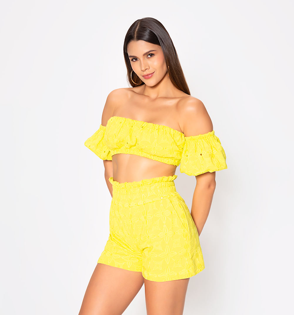 Conjunto short pretina ancha y crop top