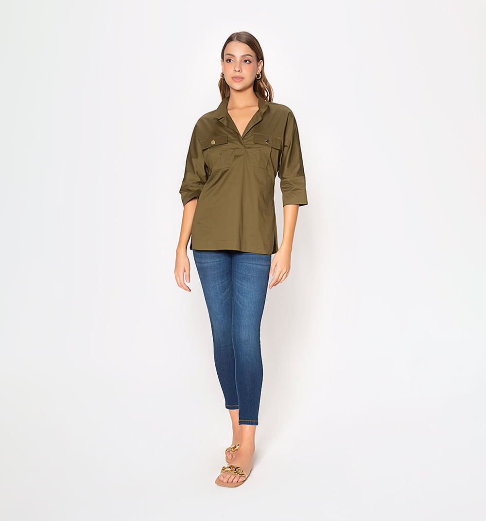 Camisera con dos bolsillos laterales