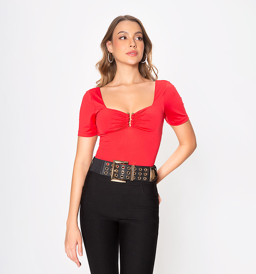 Blusa con u metalica en escote manga cor