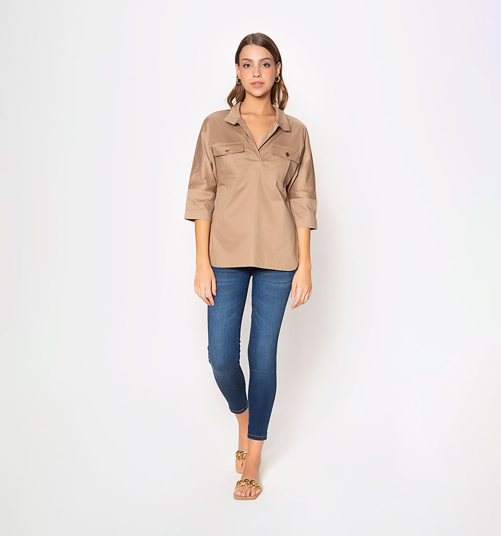 Camisera con dos bolsillos laterales