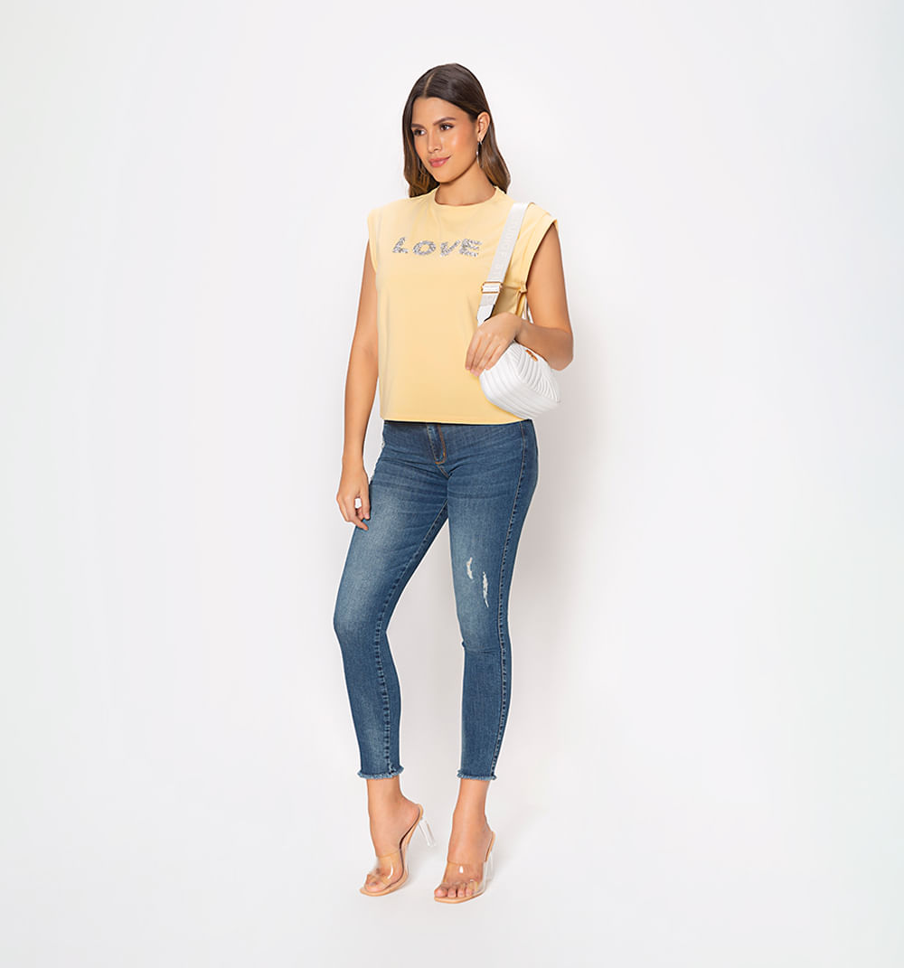 Camiseta sisa con detalles en cristales