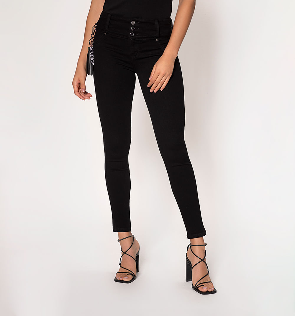 Jean skinny, tiro medio, levanta cola, c