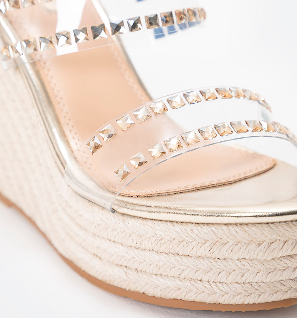 Sandalia plataforma capellada en vinilo