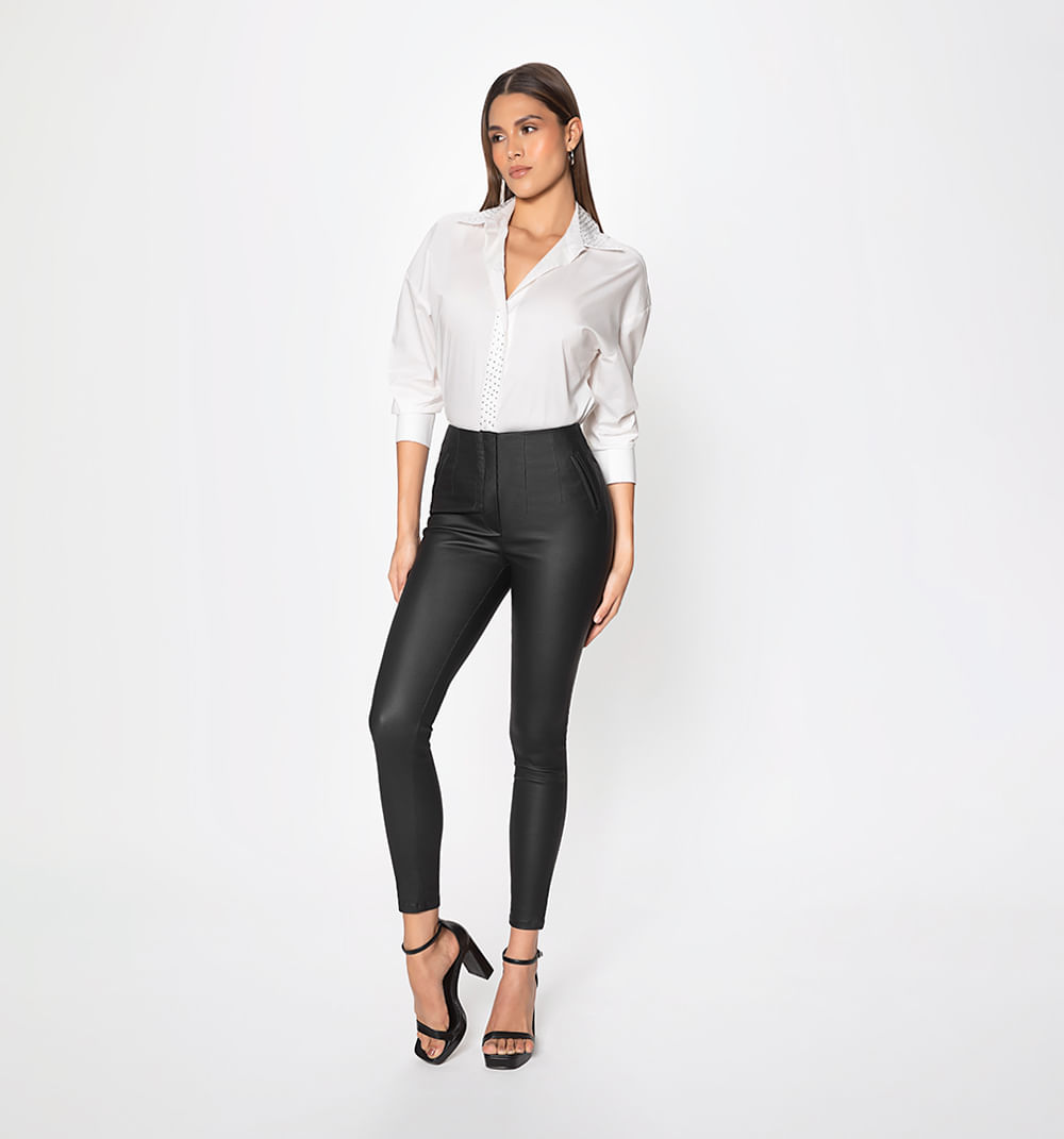 Camisera manga larga con hot fix en cuello