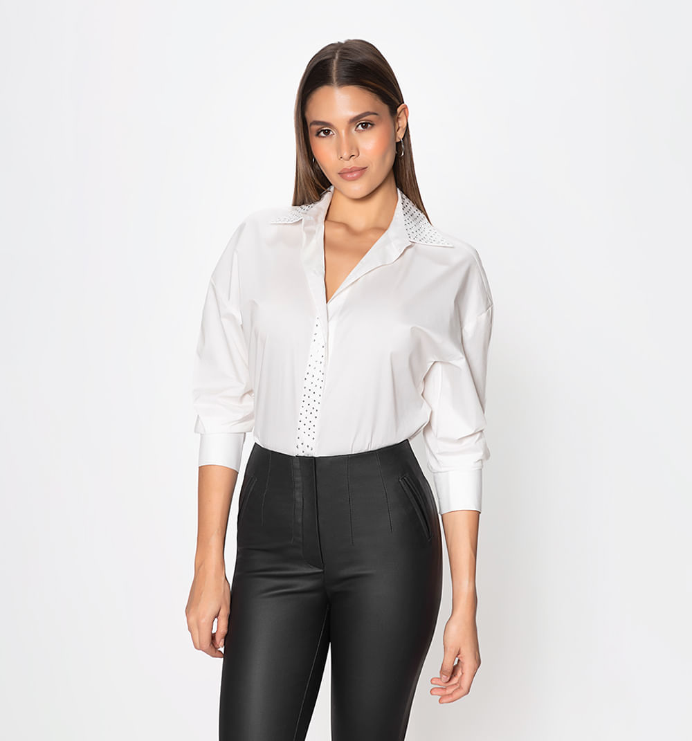 Camisera manga larga con hot fix en cuello