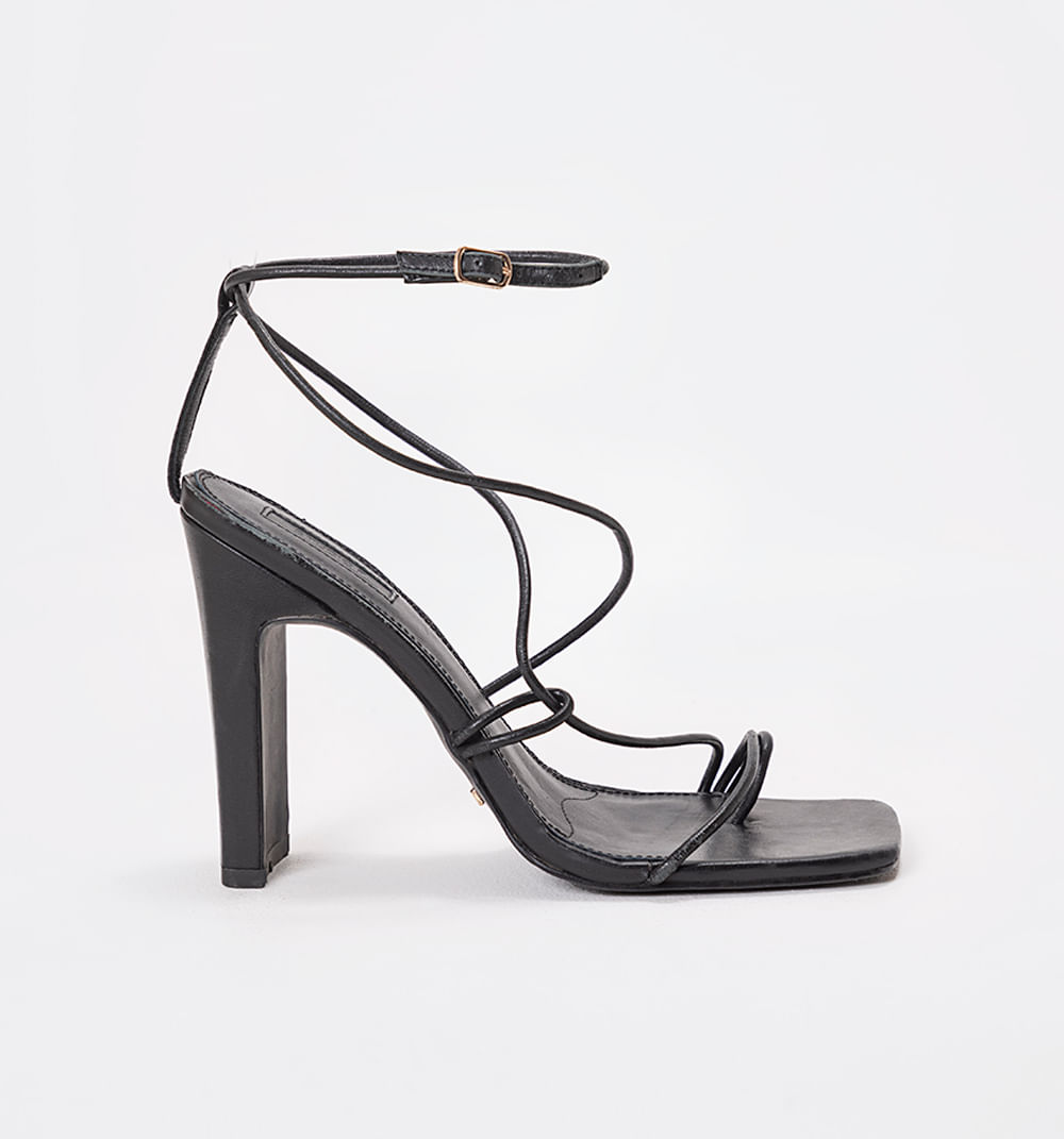 Sandalia tacon de cuero capella tiras