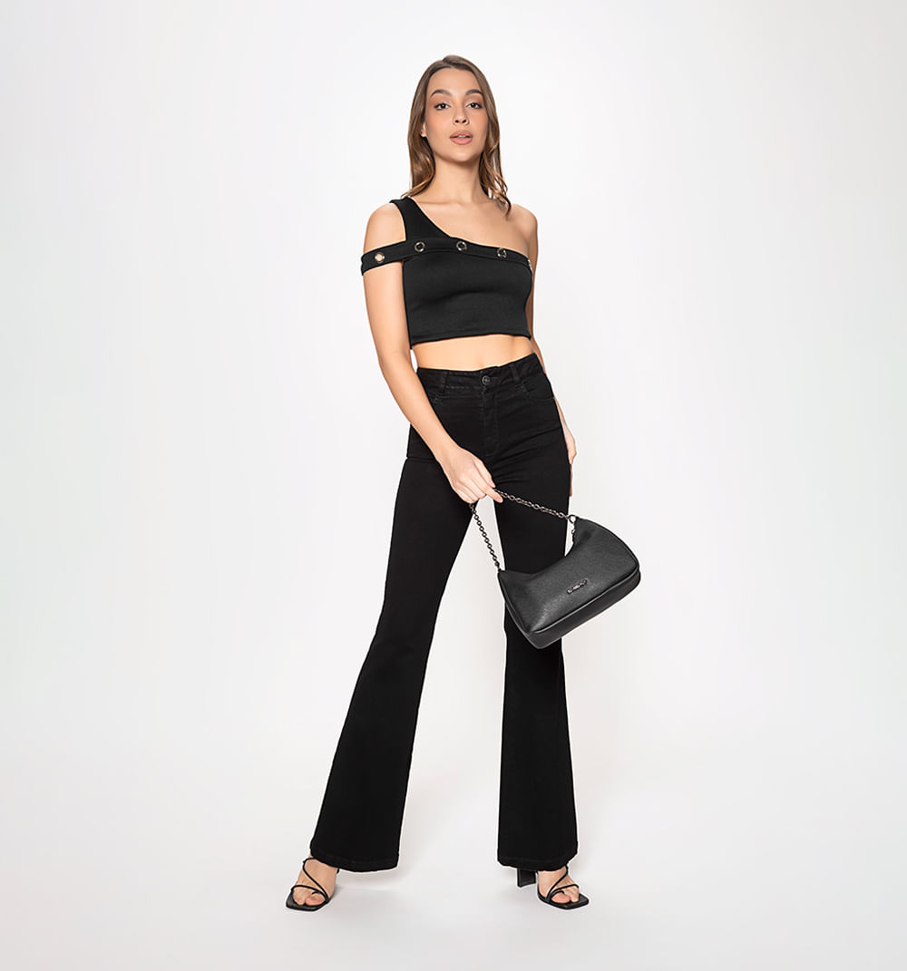 Blusa hombro descubierto con ojaletes