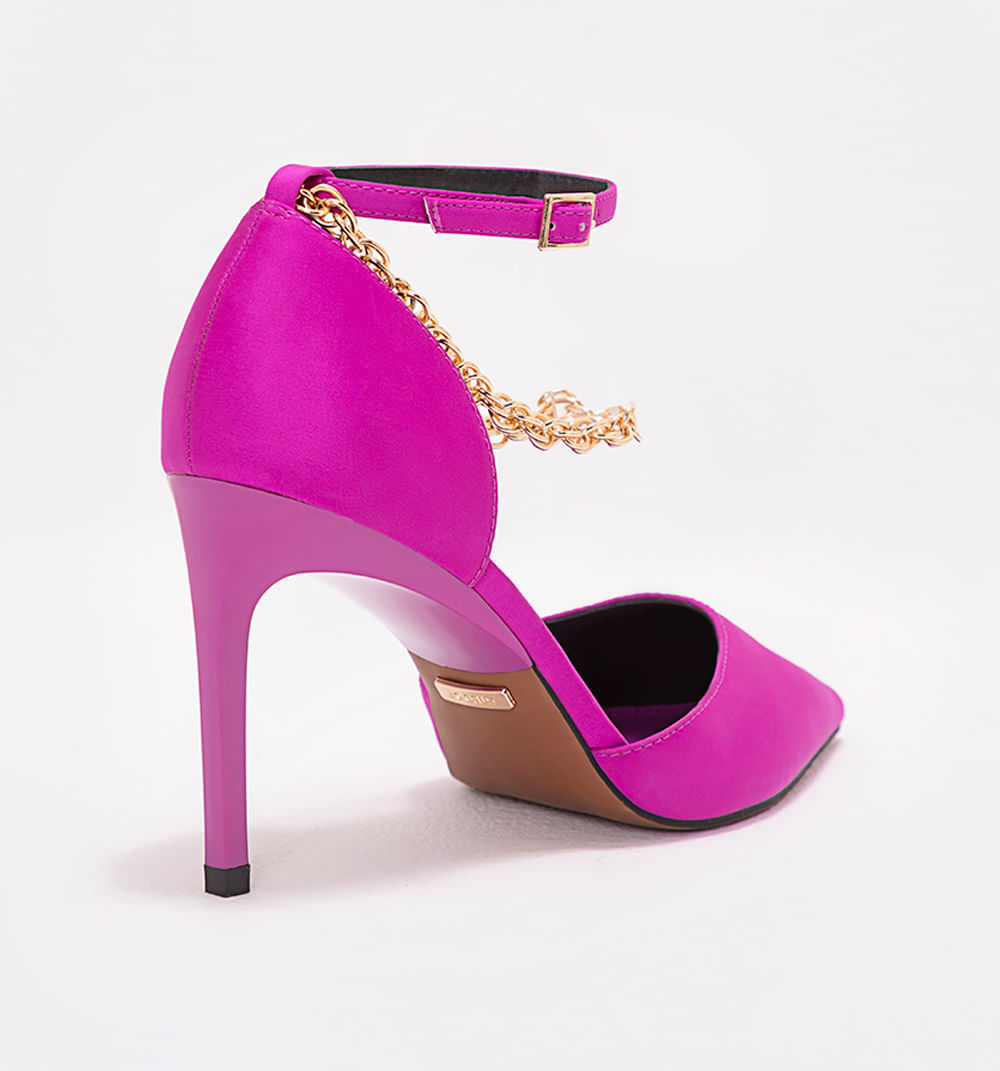 Stiletto en satten con cadena al tobillo