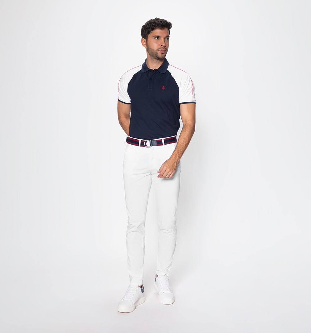Pantalón tipo chino con correa