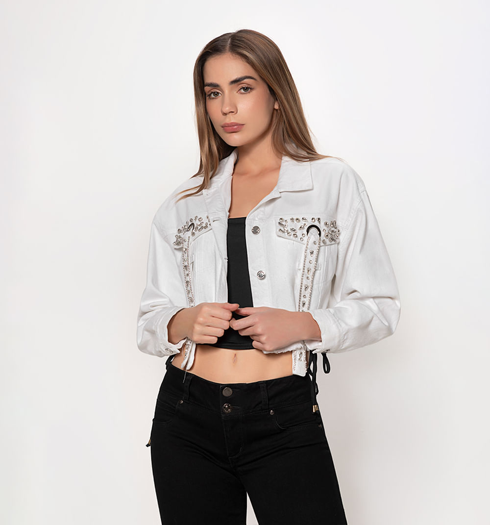 Chaqueta over size con apliques en crita