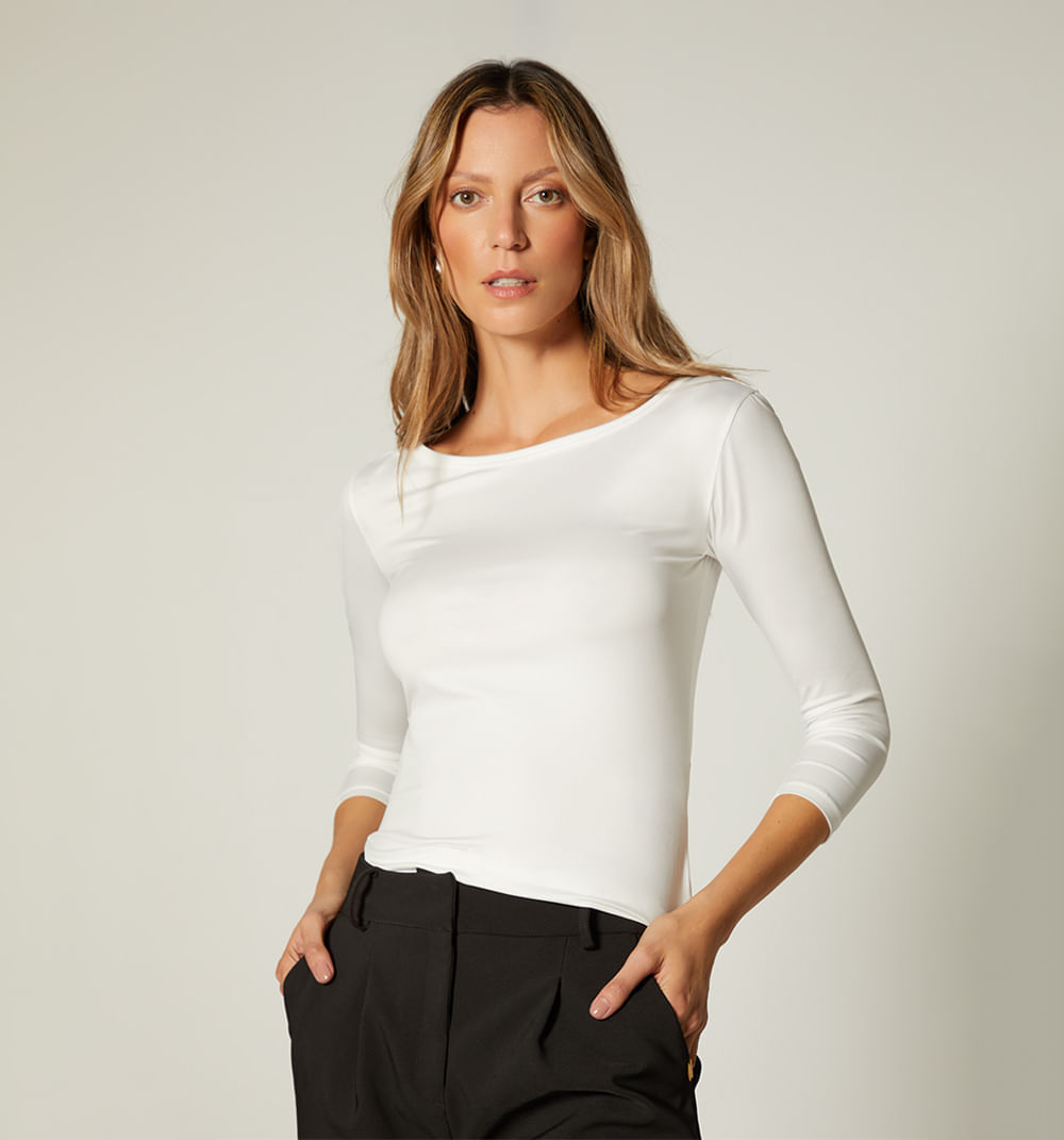 Blusa manga 3/4 escote ojal