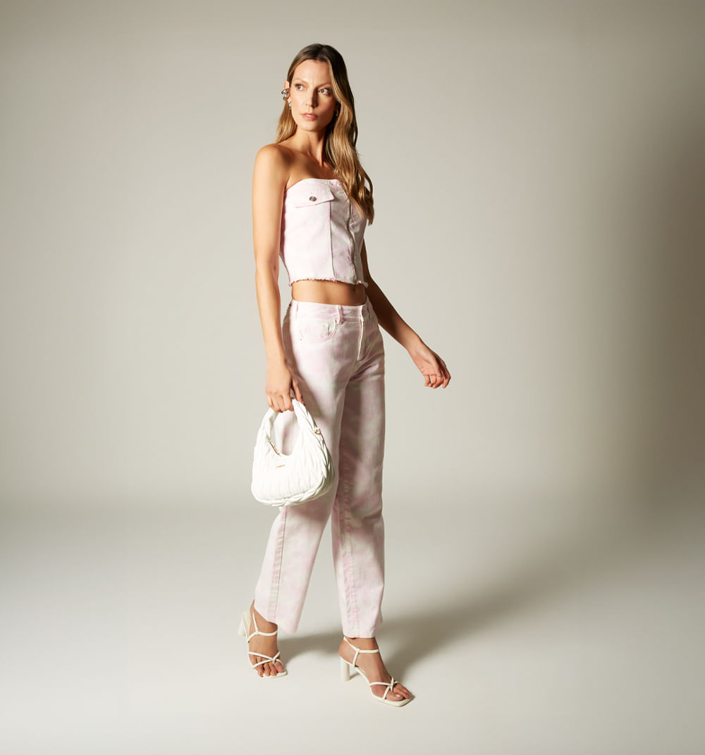 Blusa straplees, con tapas