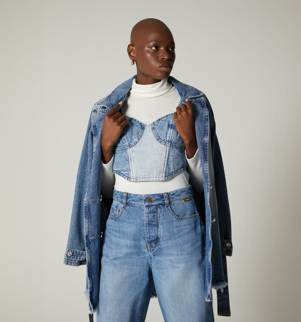 Blusa crop tiras, copas, bloque denim