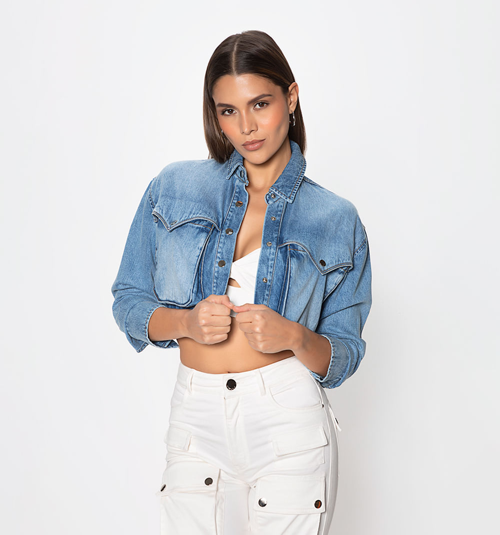 Chaqueta corta con bolsillos cargo