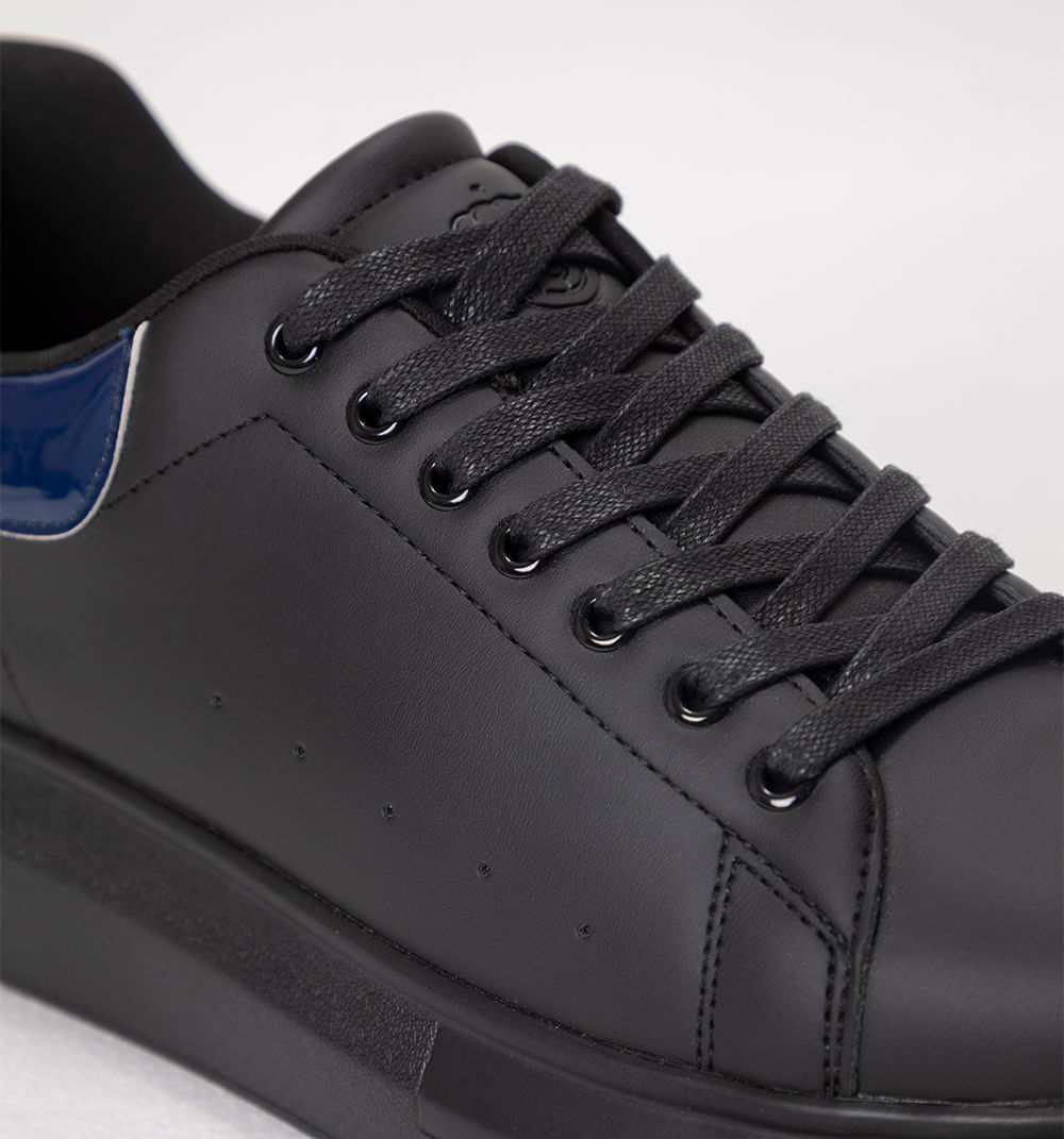 Tenis para hombre con talonera en charol