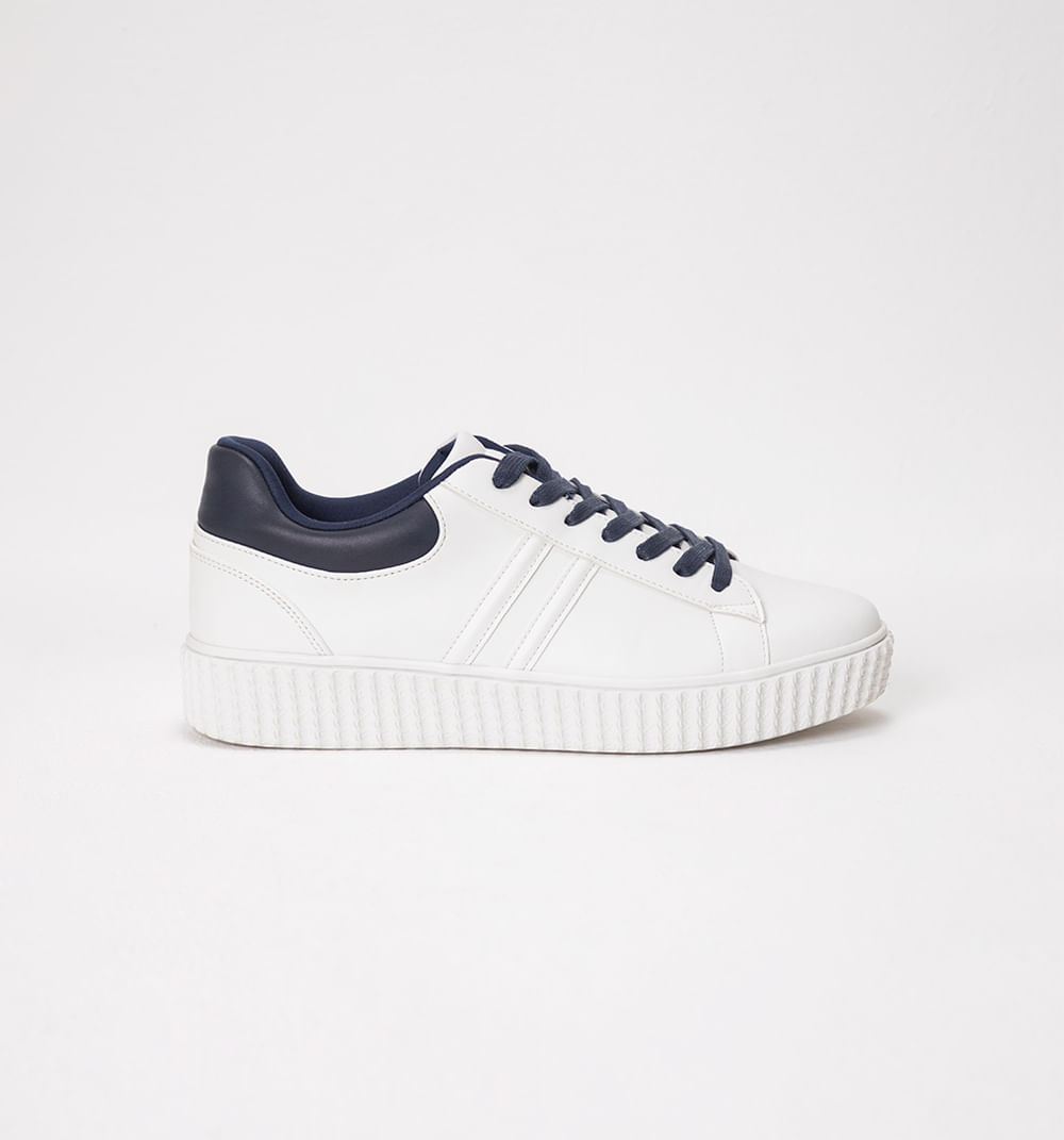 Tenis para hombre con logo repujado