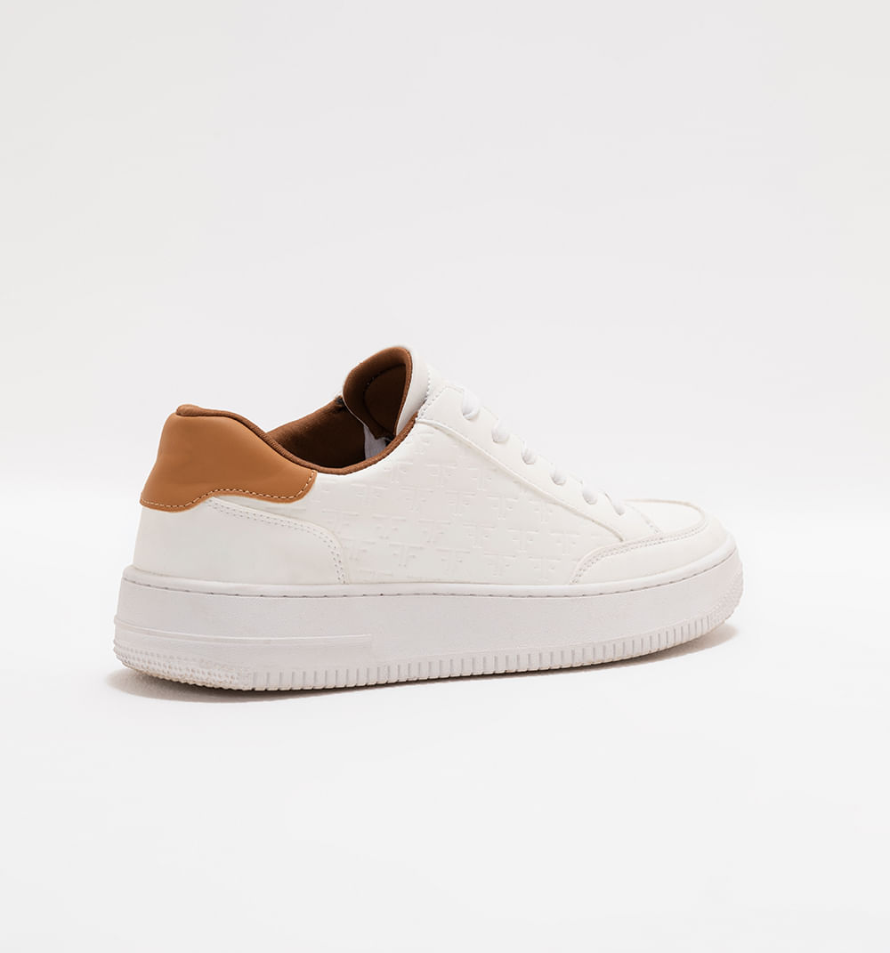 Tenis para hombre con logo repujado