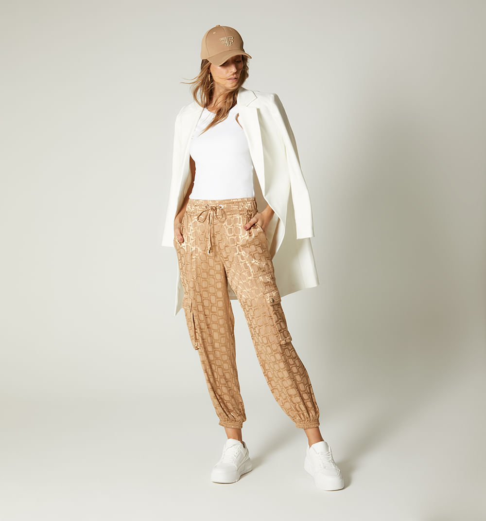 Pantalon con bolsillos cargo