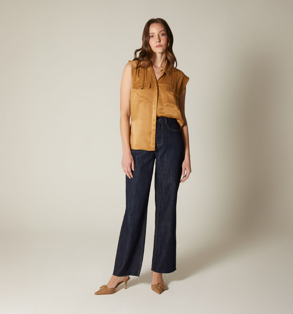 Jean bota recta, tiro alto, cinco bolsillos, ruedo rustico