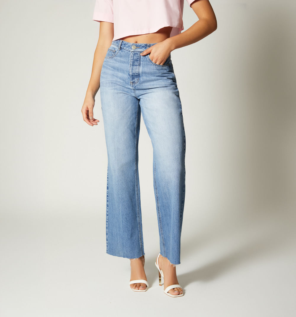 Jean bota recta, tiro alto, cinco bolsillos, ruedo rustico