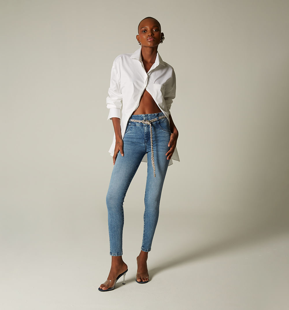 Jean ultraslim, tiro alto, pretina ancha