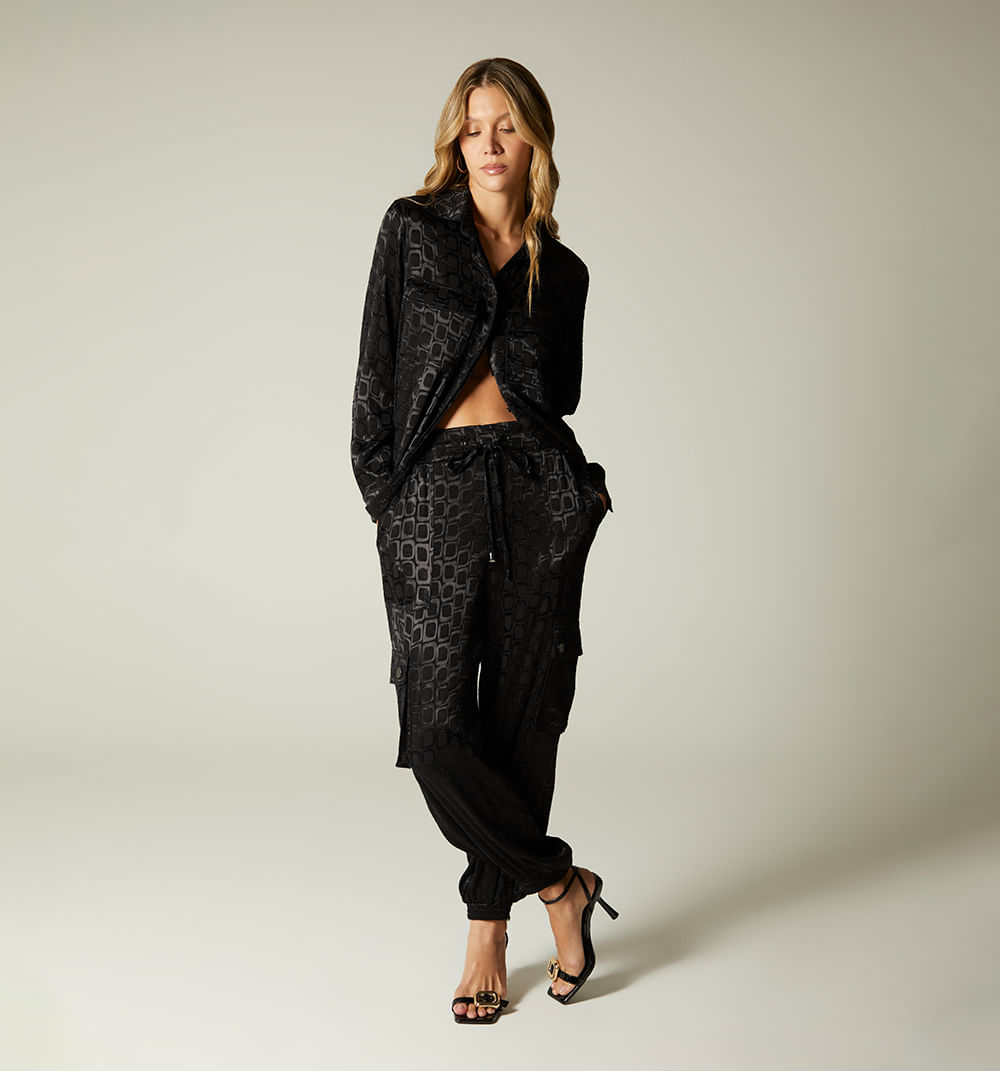 Pantalon con bolsillos cargo