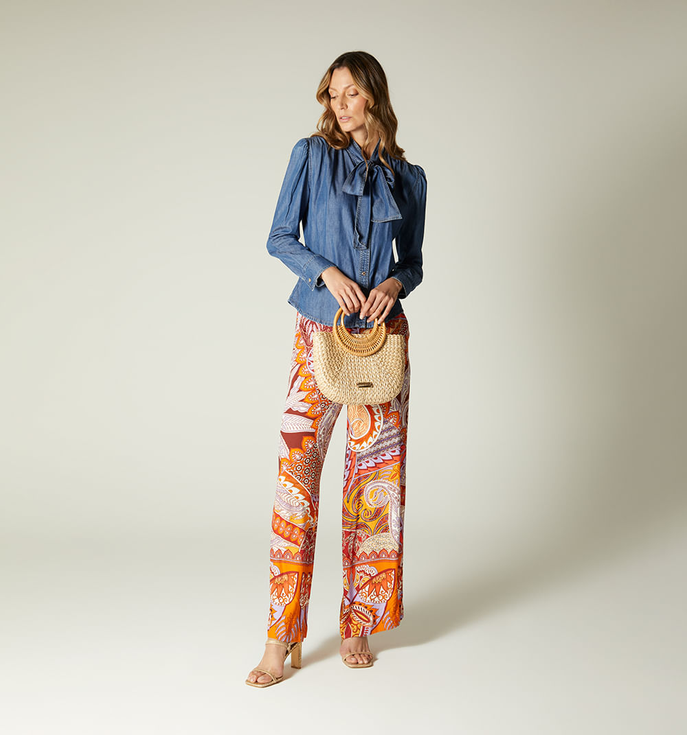 Blusa camisera denim, con moño