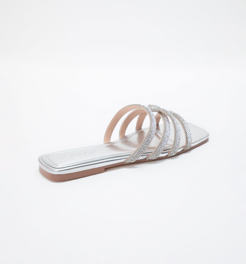 Sandalia plana con capellada en hotfix c