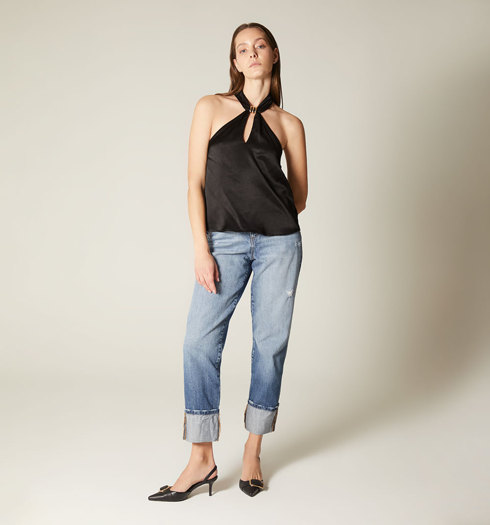 Blusa cuello halter con insumo