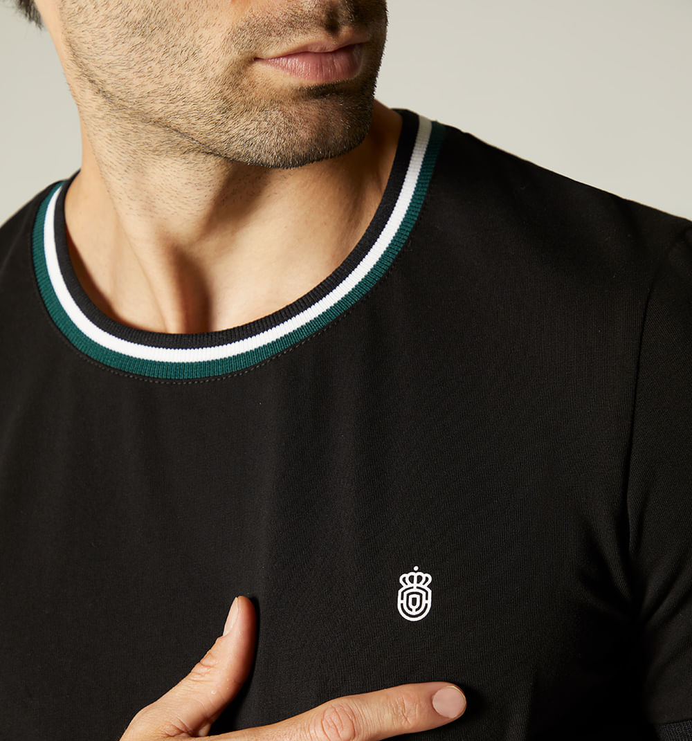 Camisetas para hombre con cuello y puño