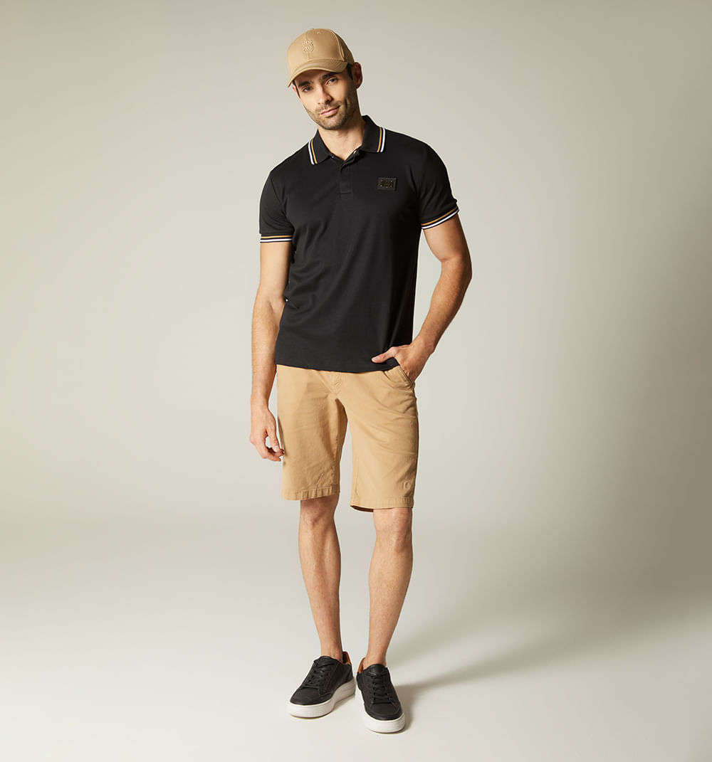 Polo para hombre slim con placa