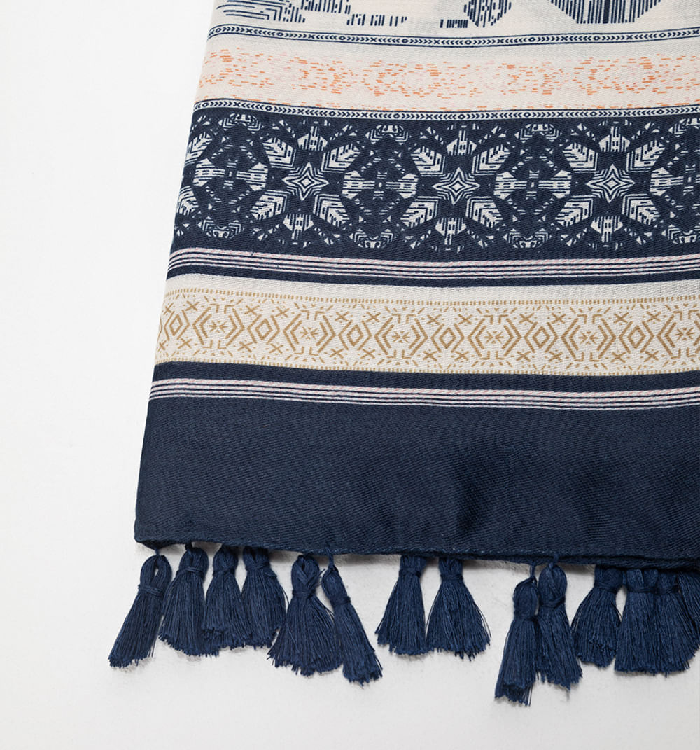Pashmina estampada con pompom