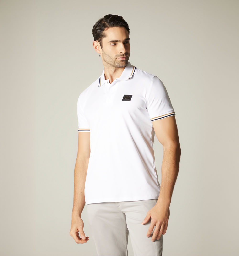 Polo para hombre slim con placa