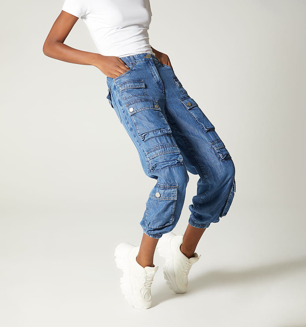 Jean estilo jogger bolsillos cargo