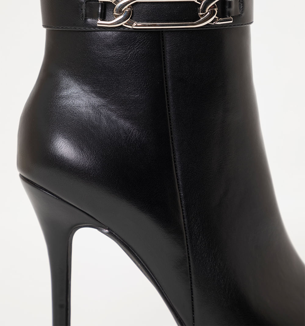 Botin tacon con hebilla