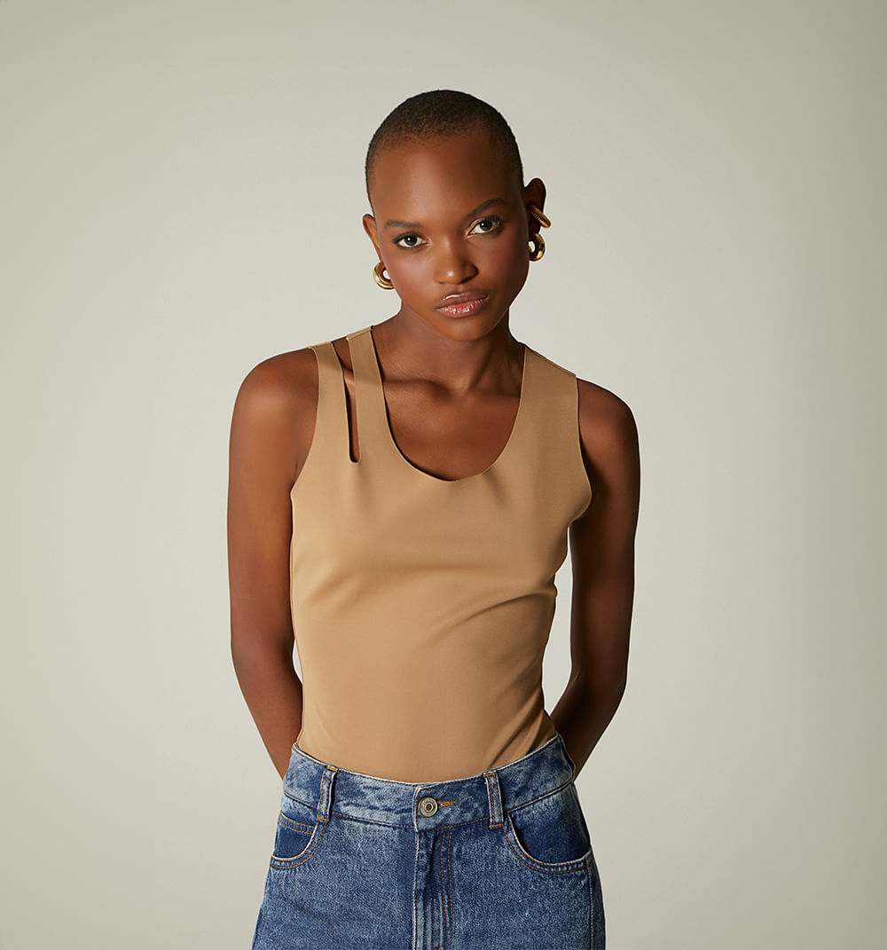 Body sisa lagrima en hombro