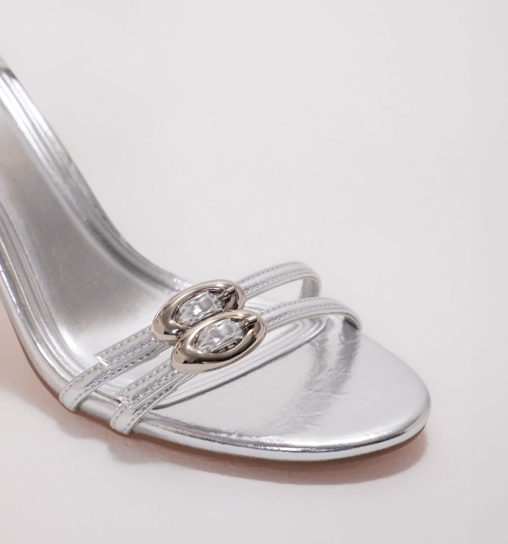 Sandalia tacon  con hebillas en capellad